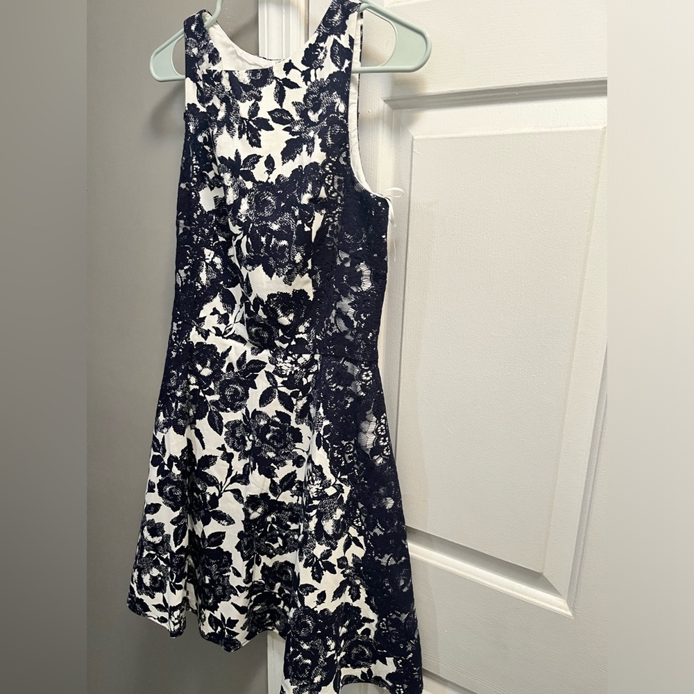 Jessica Simpson size 12 dress. Navy and white. Never wore.